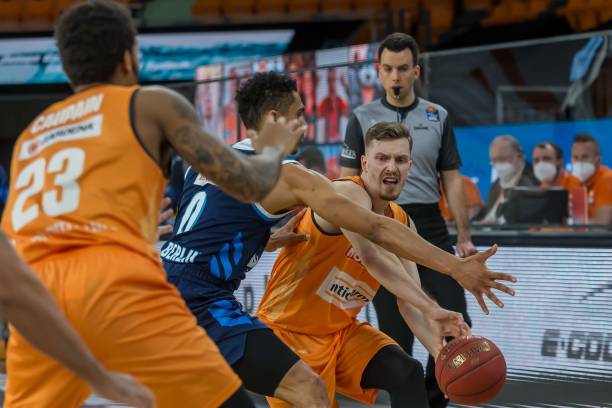 队长李某某 队长李某某